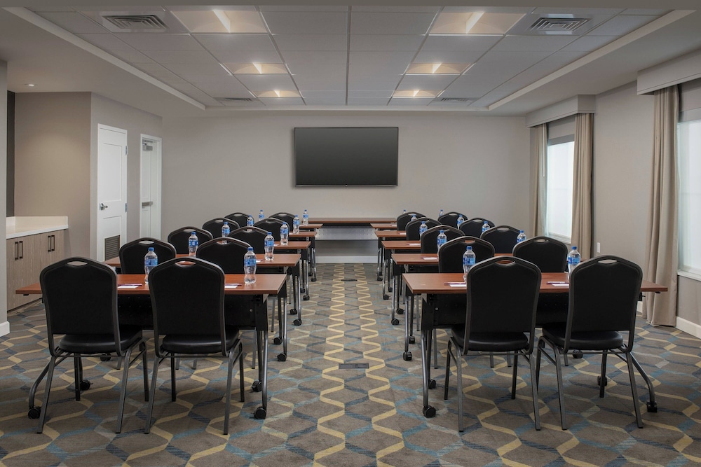 Residence Inn by Marriott Modesto North - photo 30
