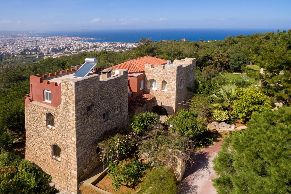Kastro Estate — 4-Star Luxury Hotel in Chania, Greece