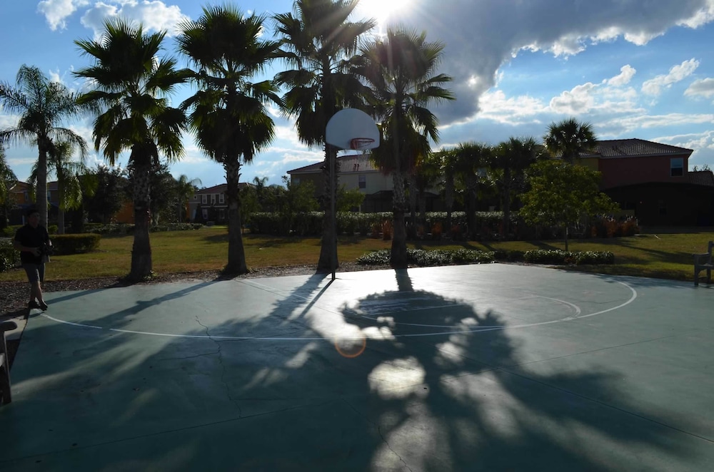 Bella Vida Resort by Home 2U - photo 82