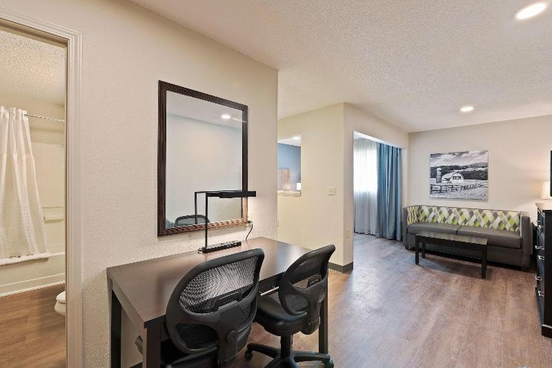 Extended Stay America Charlotte University Place E. McCullough Dr. - photo 14
