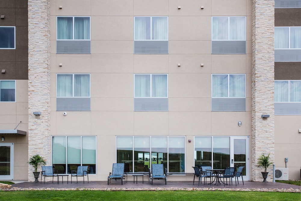 Holiday Inn Express & Suites Rapid City Rushmore South by IHG - photo 48