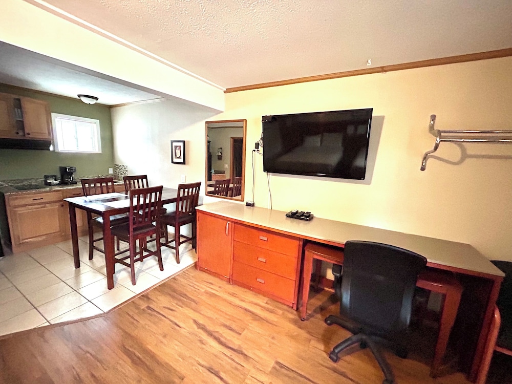 Hunter's Friend Resort - photo 22