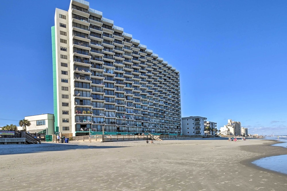 Oceanfront Oasis w Deck and Resort Beach Access - photo 23