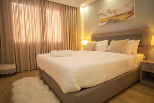 Serenity Suites Apartment With Private Parking Space Modern Equipped Gym Swimming Pool And A Relaxing Rooftop With Unbeatable City Views