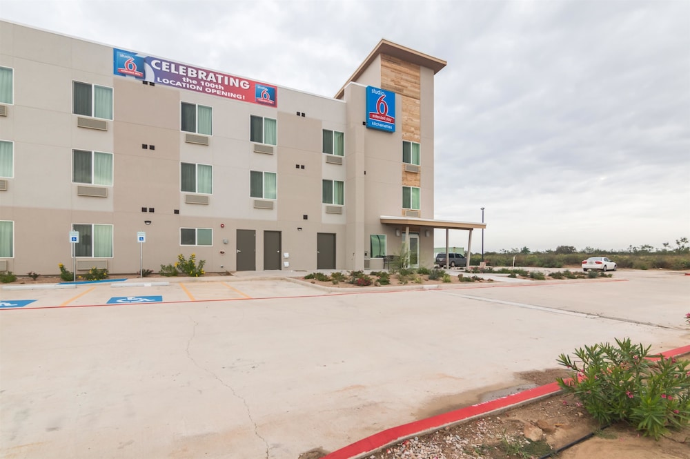 Days Inn & Suites by Wyndham Colorado City I 20 - photo 8