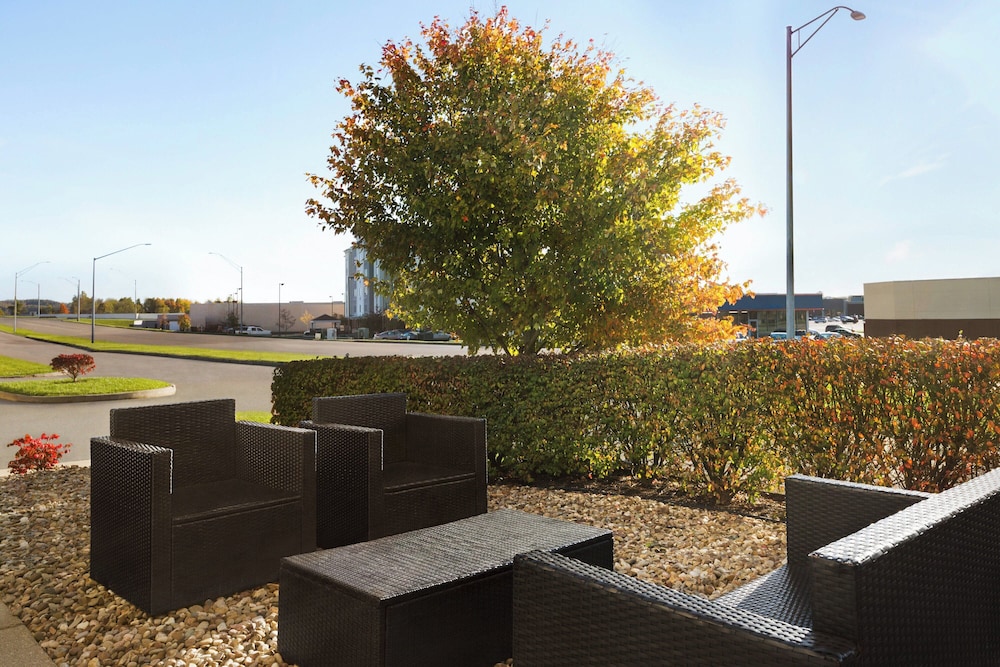 Fairfield Inn and Suites by Marriott Wheeling St Clairsville - photo 16