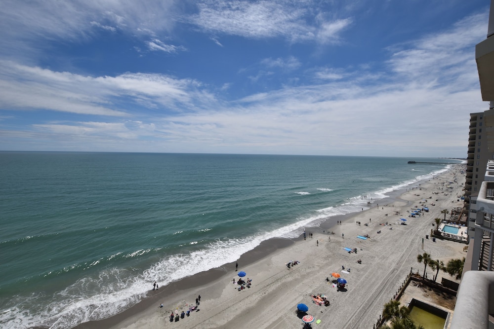 1001 Waters Edge Resort 3 Bedroom Condo by RedAwning - photo 31