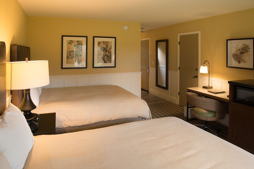 Lighthouse Lodge And Cottages - photo 15