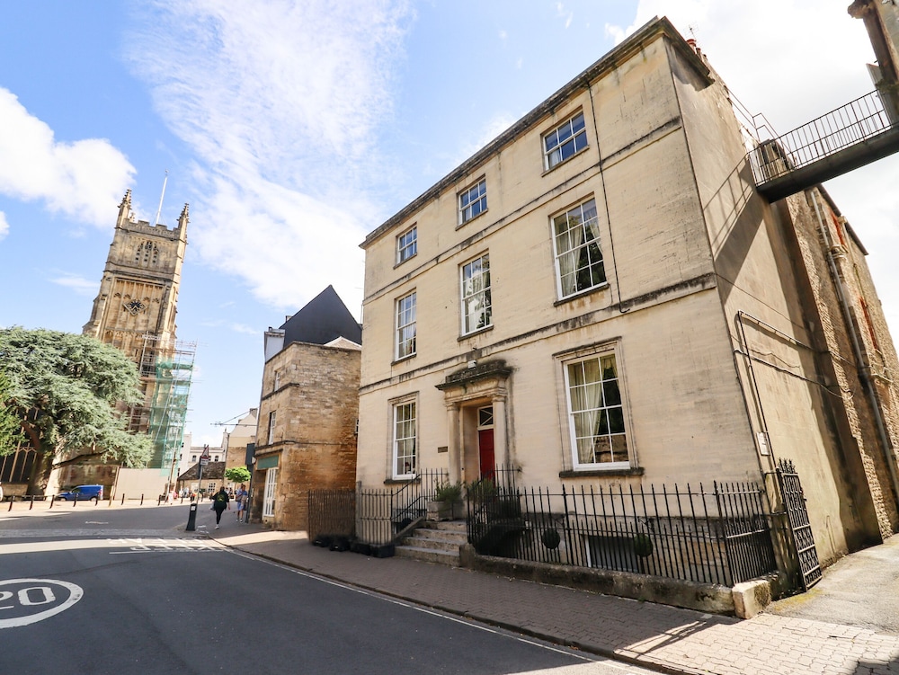 Dollar Ward House Basement — 4-Star Luxury Hotel in Cirencester, United Kingdom