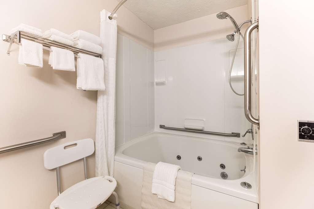 City Express by Marriott Petoskey Harbor Springs - photo 21
