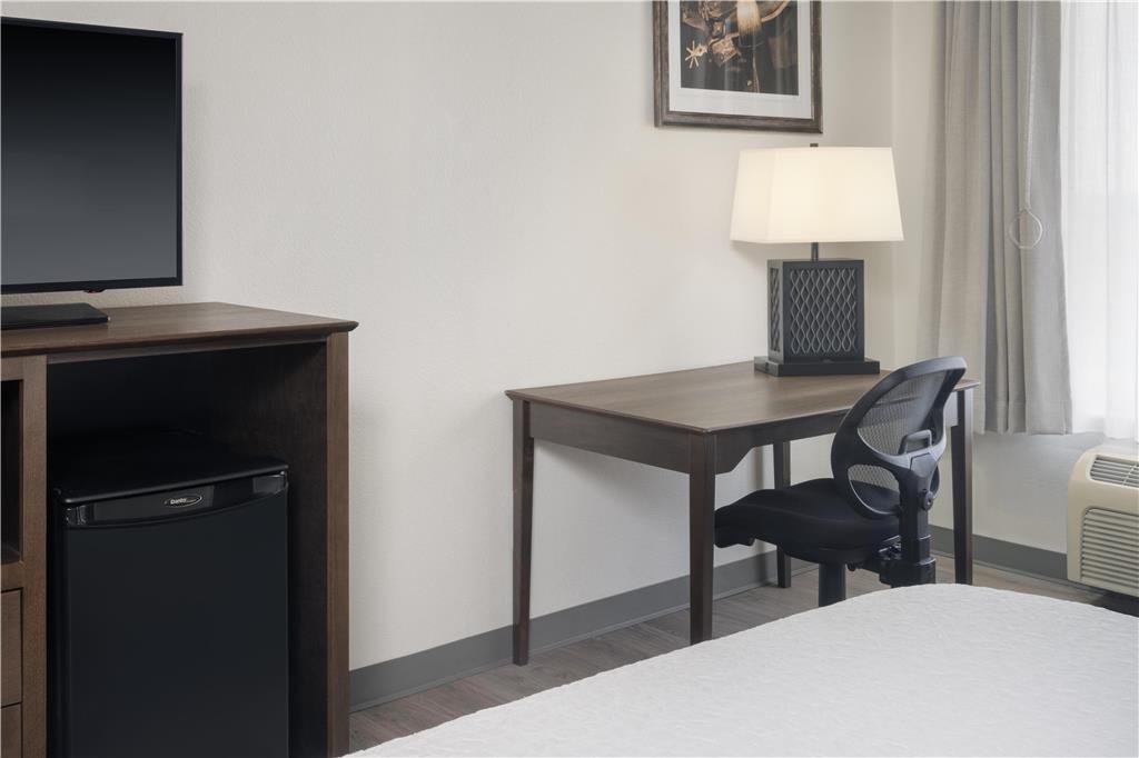 Best Western Plus Frontier Inn - photo 10