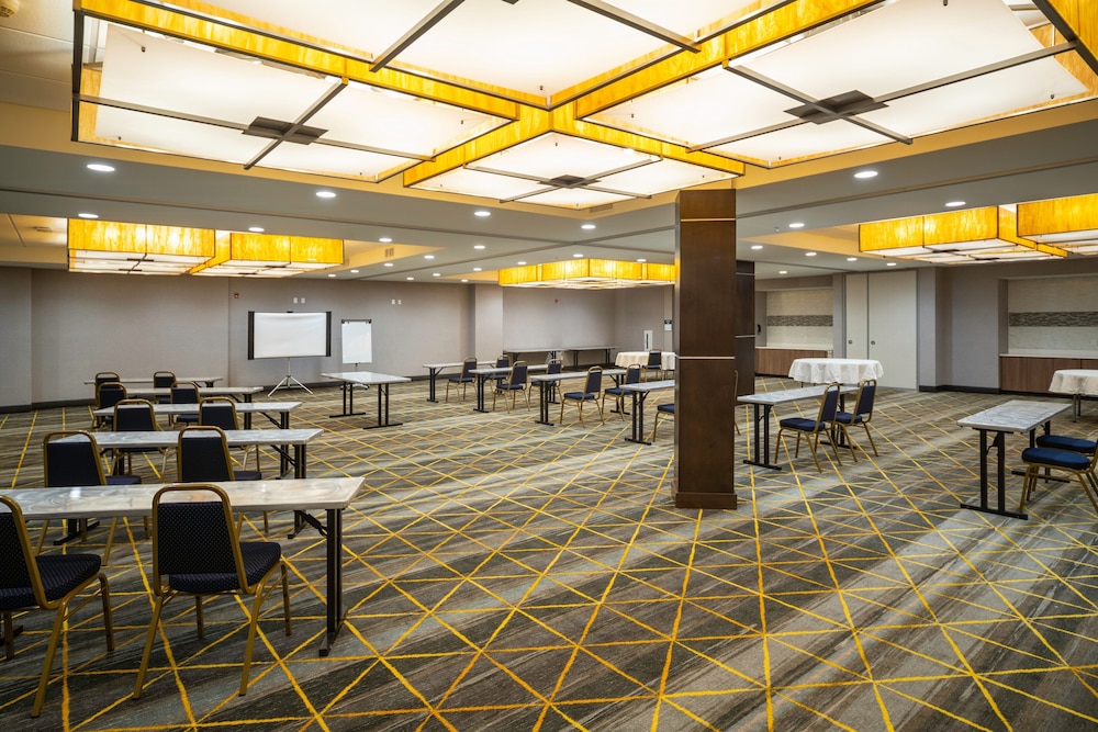 Holiday Inn St. Louis Creve Coeur - photo 20