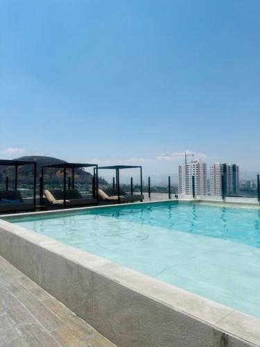 Vista Vibes Modern Apt with Rooftop Pool in GDL — 4-Star Luxury Hotel in Guadalajara, Mexico