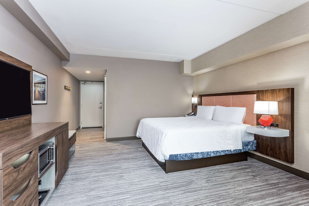 Hampton Inn & Suites Kittery Portsmouth - photo 16