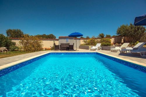 Villa Viola — 4-Star Luxury Hotel in None, Croatia