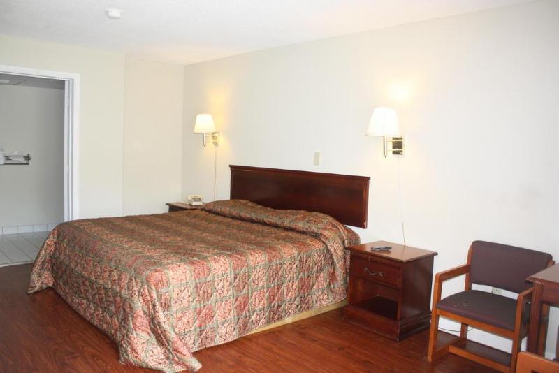 Gateway Inn Savannah - photo 8