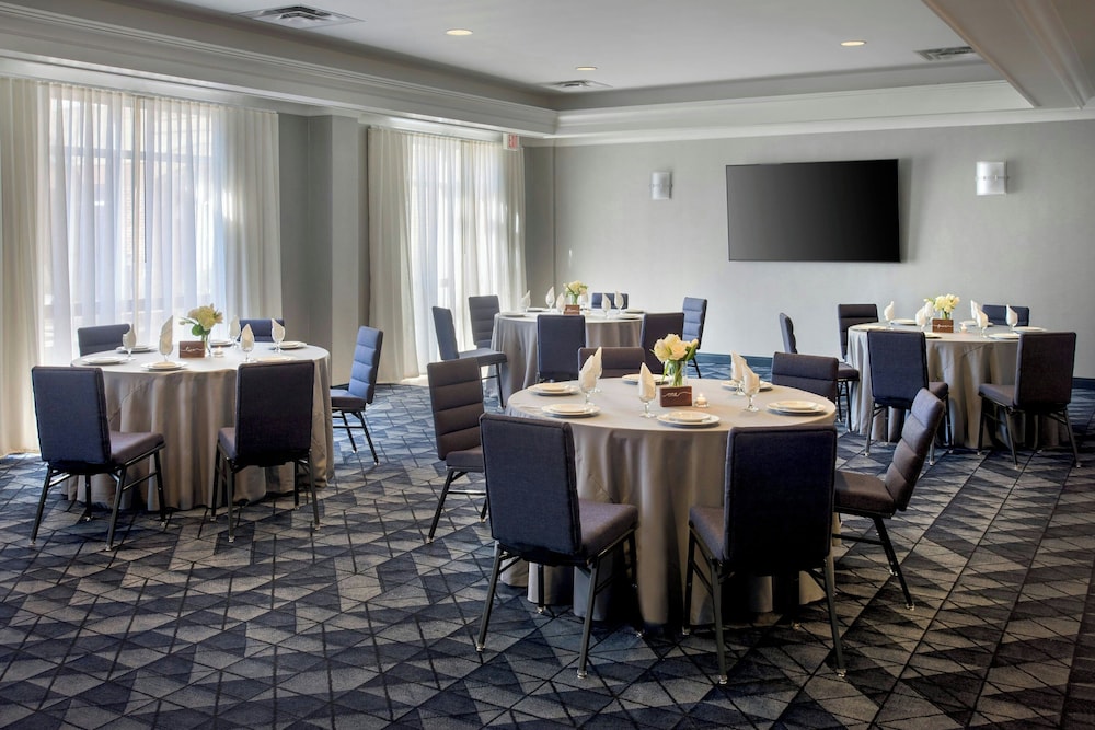 Courtyard by Marriott Basking Ridge - photo 37