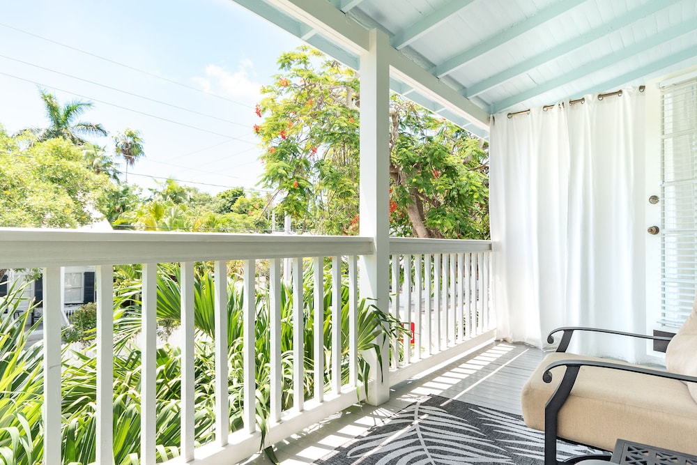The Porch on Frances Inn Adults Exclusive - photo 37