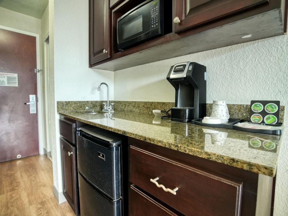 Treasure Island Hotel and Marina - photo 17