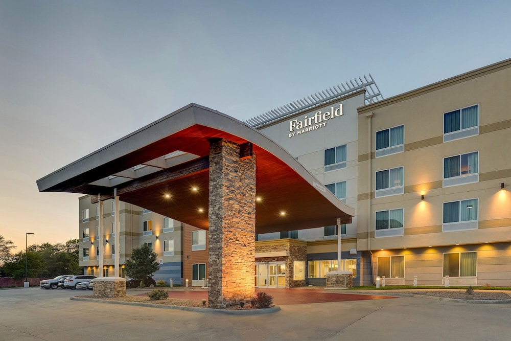 Fairfield Inn & Suites Hutchinson - photo 42