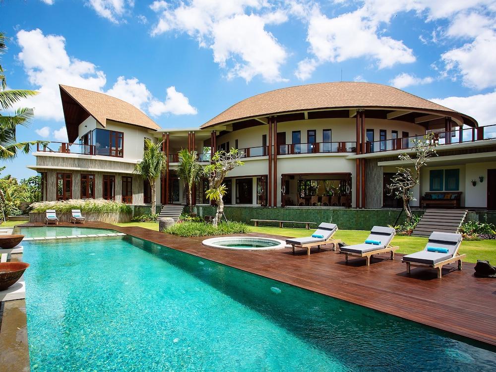 The Uma Villas — 4-Star Luxury Hotel in Kuta, Indonesia