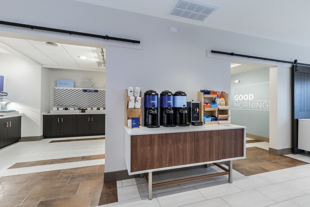 Holiday Inn Express & Suites South Bend Casino by IHG - photo 16