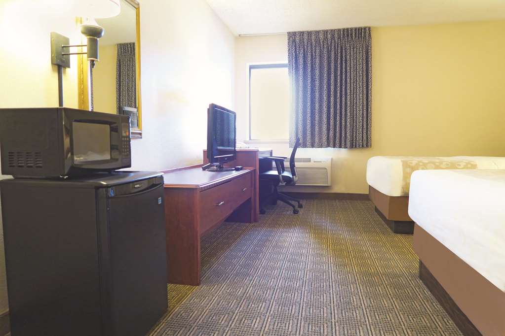 La Quinta Inn by Wyndham Milwaukee Airport Oak Creek - photo 17