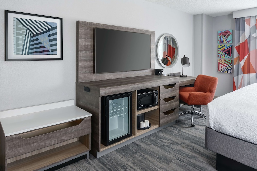 Hampton Inn & Suites Tampa Ybor City Downtown - photo 6