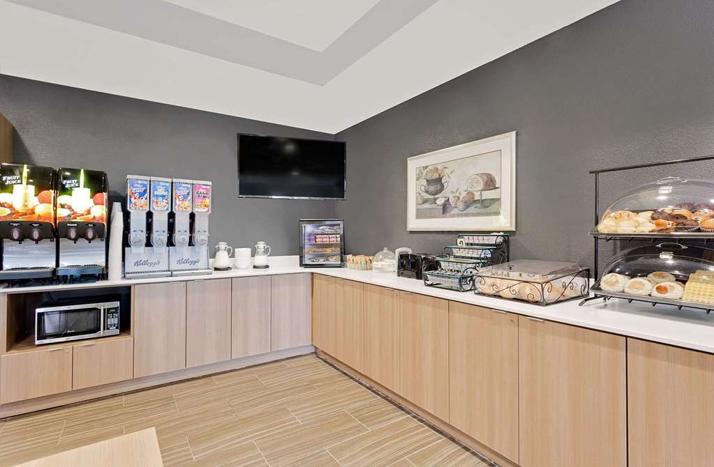 Microtel Inn & Suites by Wyndham Middletown - photo 15
