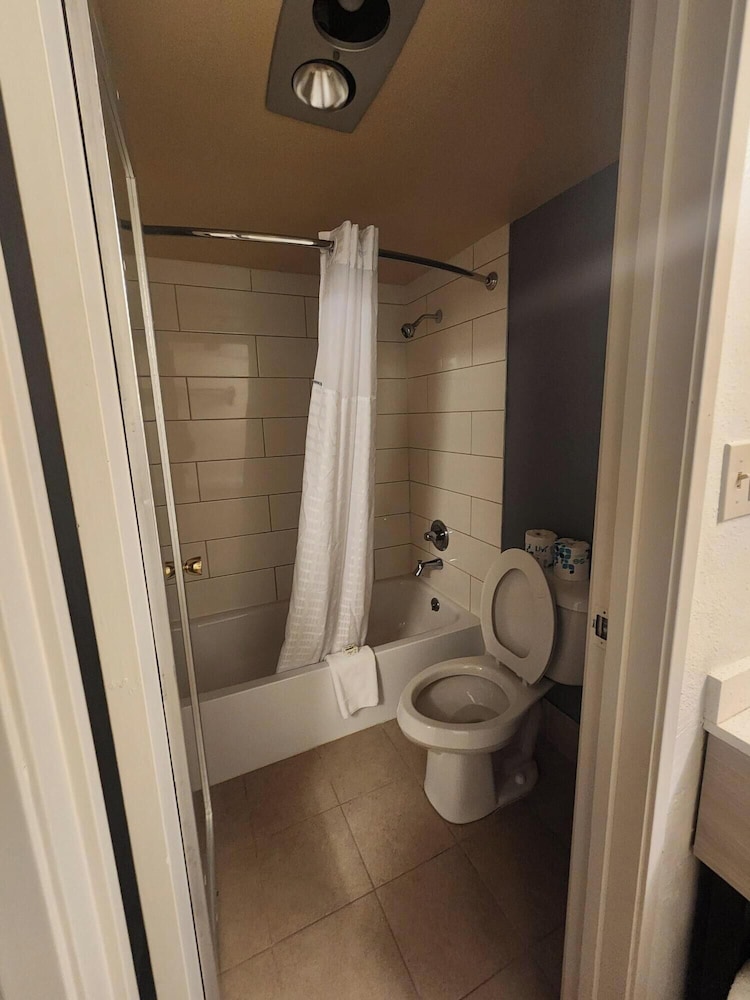 Extended Stay America Select Suites Sterling - photo 14