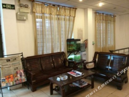 Huafu Hotel - last minute hotel in Nanning