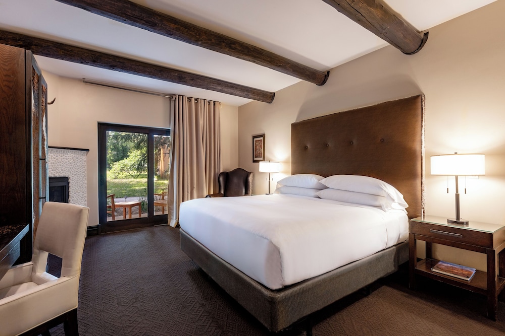 El Monte Sagrado Living Resort & Spa - photo 12