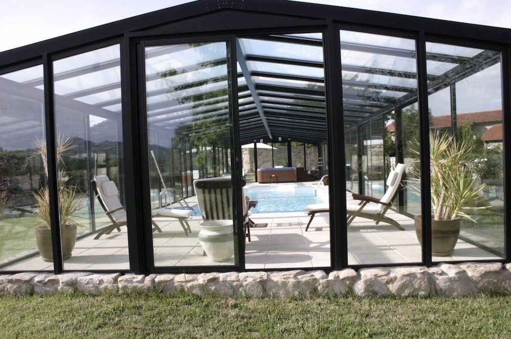 Casa Rousia — 4-Star Luxury Hotel in Baltar, Spain