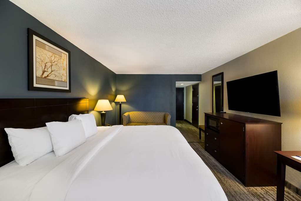 Suburban Studios San Angelo near Convention Center - photo 11