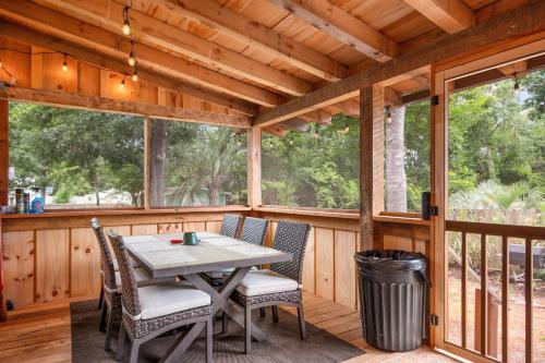 Mountains to Sea by Oak Island Accommodations - photo 10