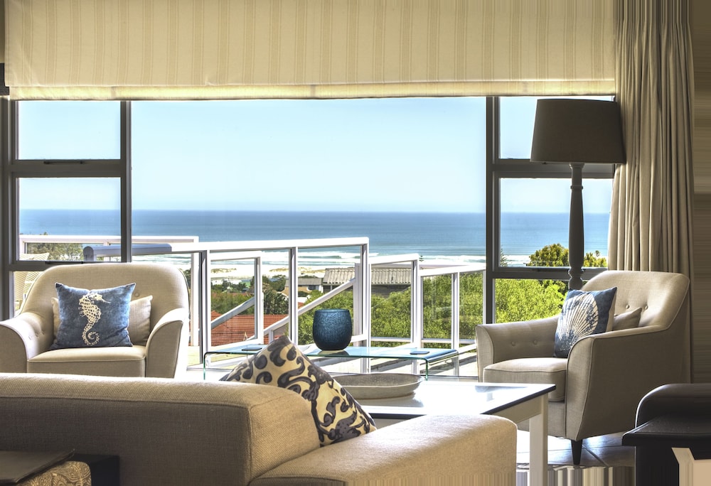 Home with an Ocean view — 4-Star Luxury Hotel in Hermanus, South Africa
