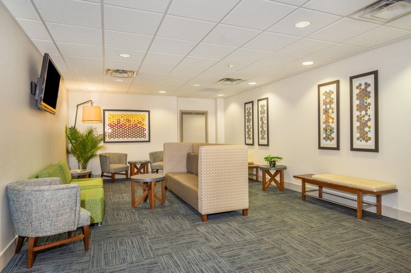 Holiday Inn Express in Hoge Hall On Ft. Leavenworth. - photo 6