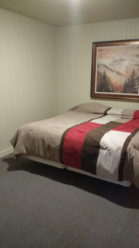 Birchcliff Resort - photo 5
