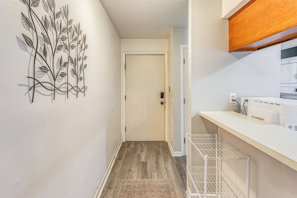 Walk To Myrtle Beach Condo with Resort Perks - photo 16