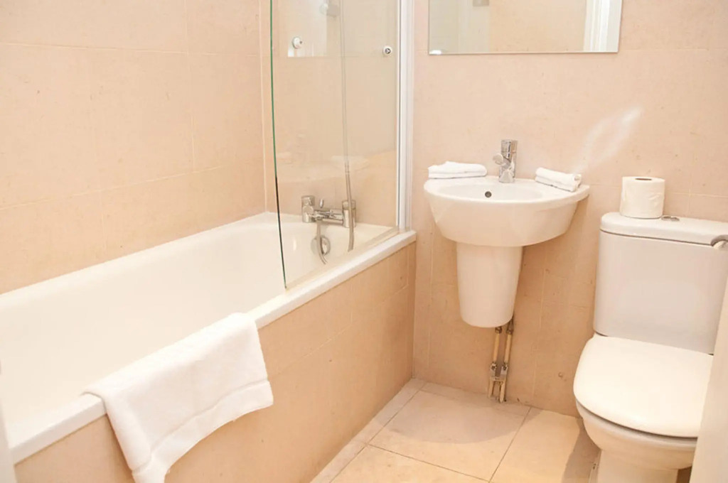 Clarendon Minories — 4-Star Luxury Hotel in London, United Kingdom
