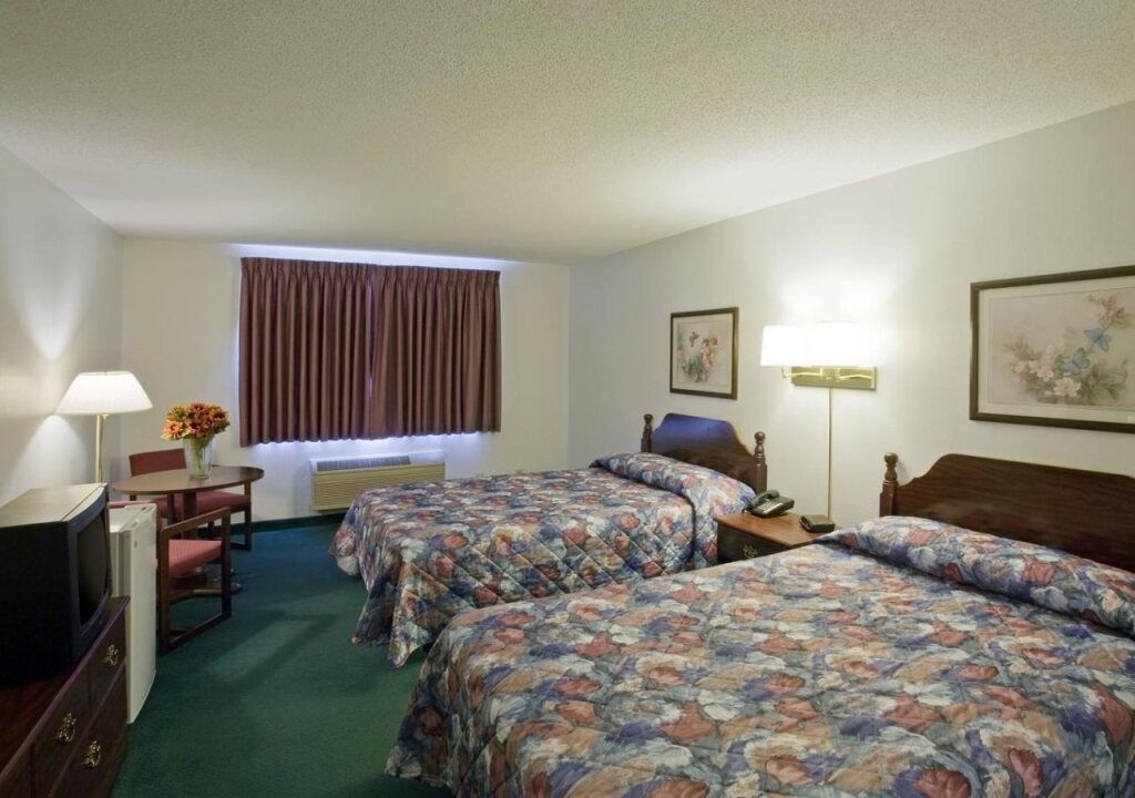 Americas Best Value Inn Holts Summit Jefferson City - photo 3
