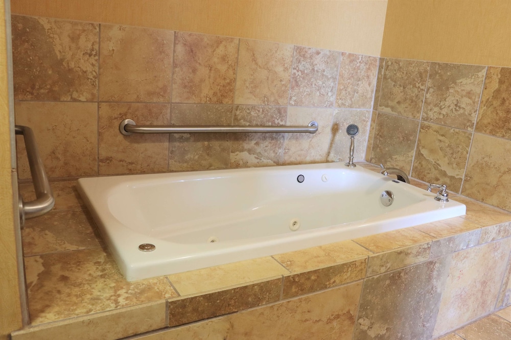 Hampton Inn & Suites Thibodaux - photo 35