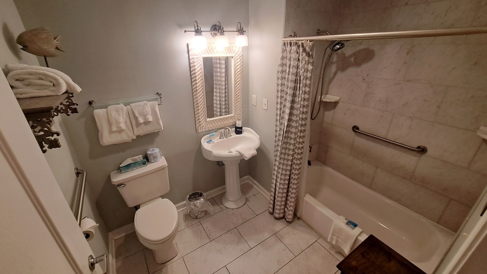 Saint Simons Inn by the Lighthouse - photo 141