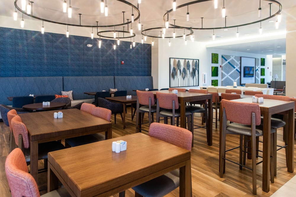 Hilton Garden Inn Mattoon - photo 46