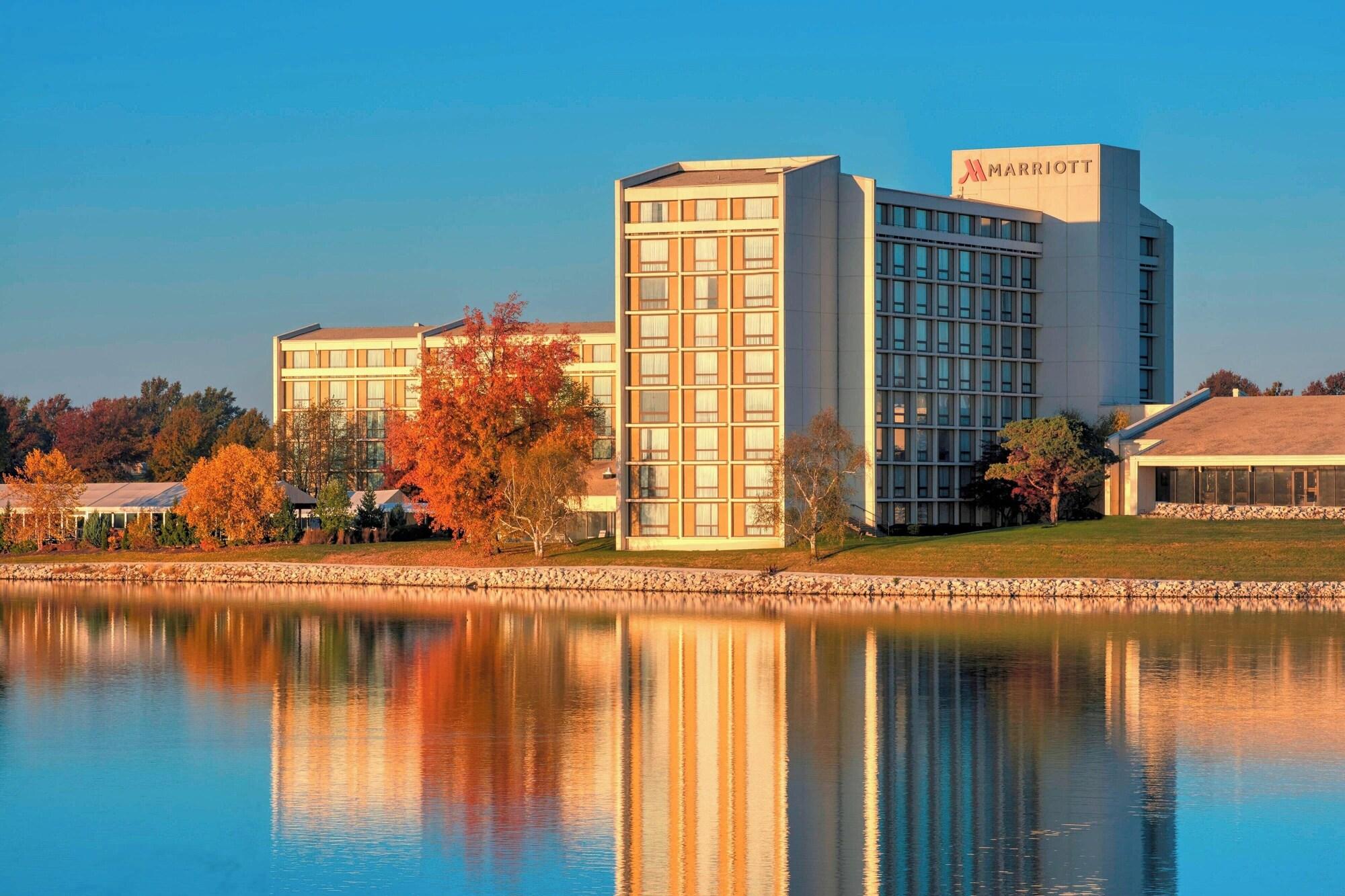 Kansas City Airport Marriott - photo 4