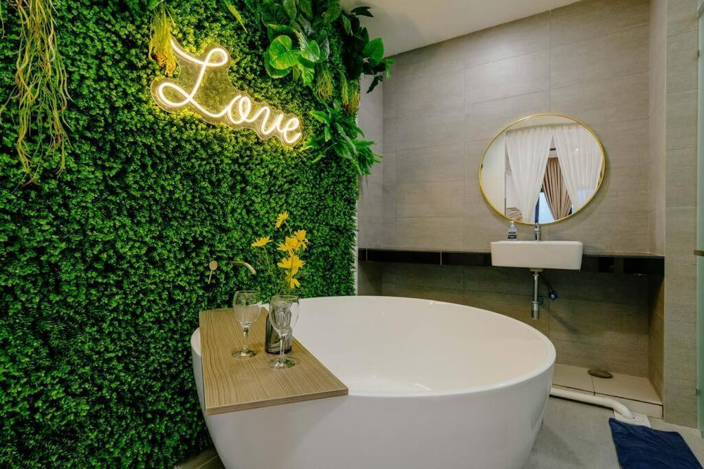 The Pano Residence Jalan Ipoh Insta worthy Bath Tub Studio 浴缸MRT — 4-Star Luxury Hotel in Kuala Lumpur, Malaysia