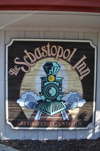 Sebastopol Inn - photo 41