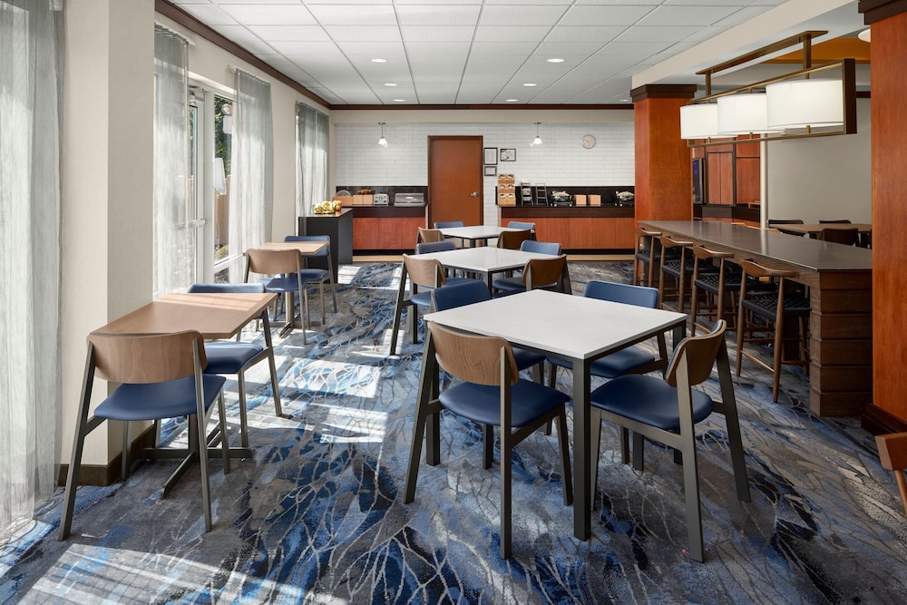 Fairfield Inn & Suites by Marriott Bedford - photo 21