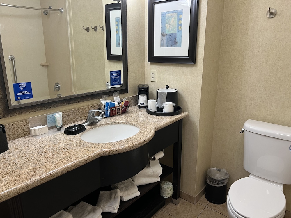 Hampton Inn & Suites Barstow - photo 44