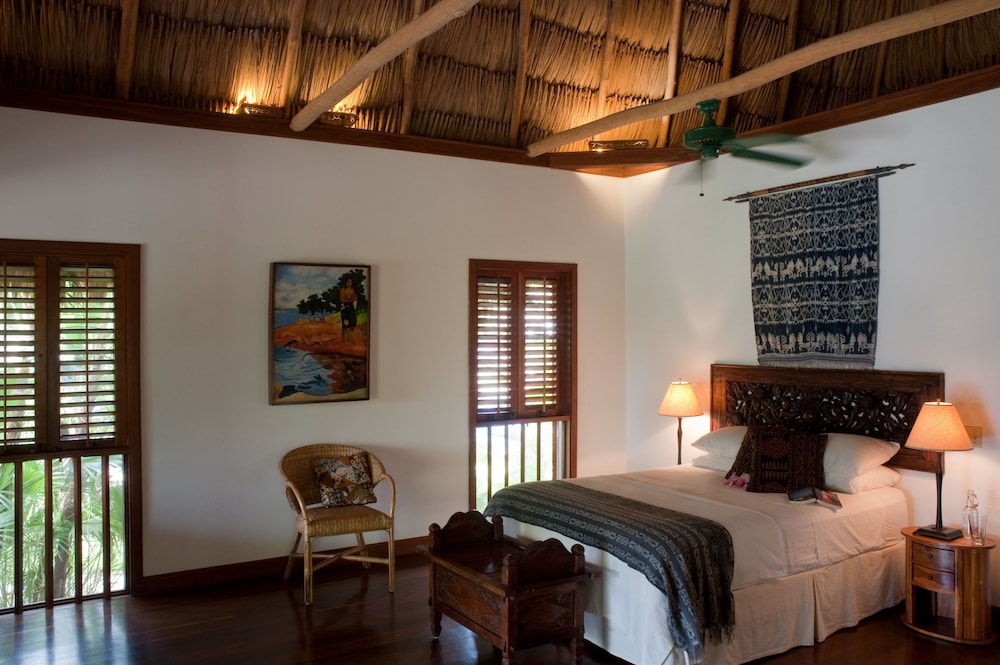 Turtle Inn — Dangriga — photo 3